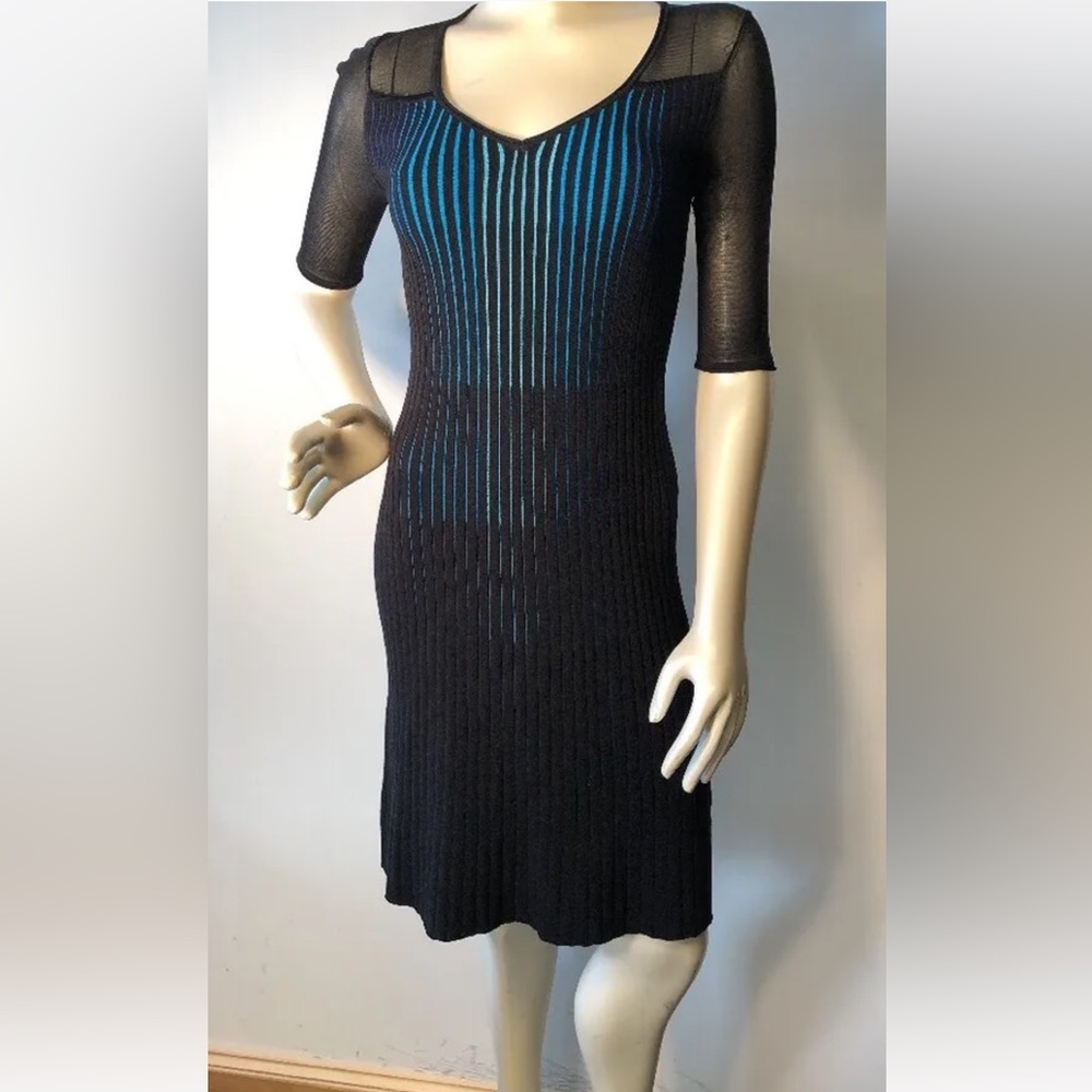 Tahari Lara ribbed lightweight sweater dress - Med